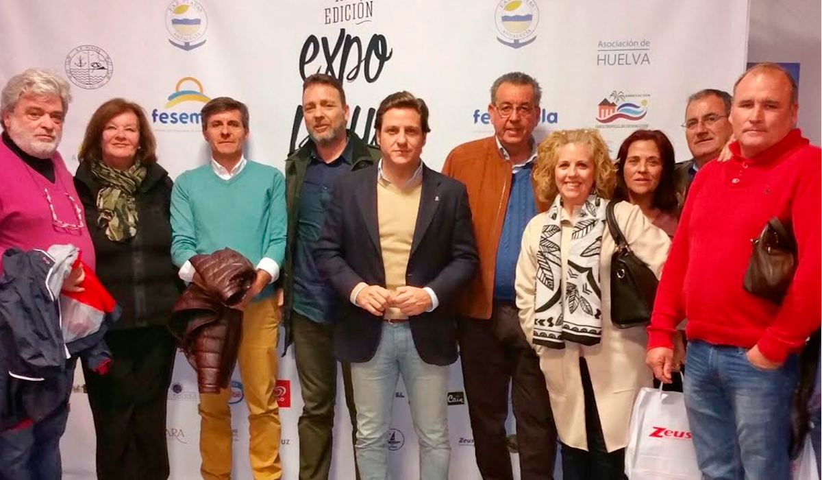 El concejal de Comercio, Turismo y Playas apoya a los empresarios de playa de Roquetas en la Expoplayas 2017