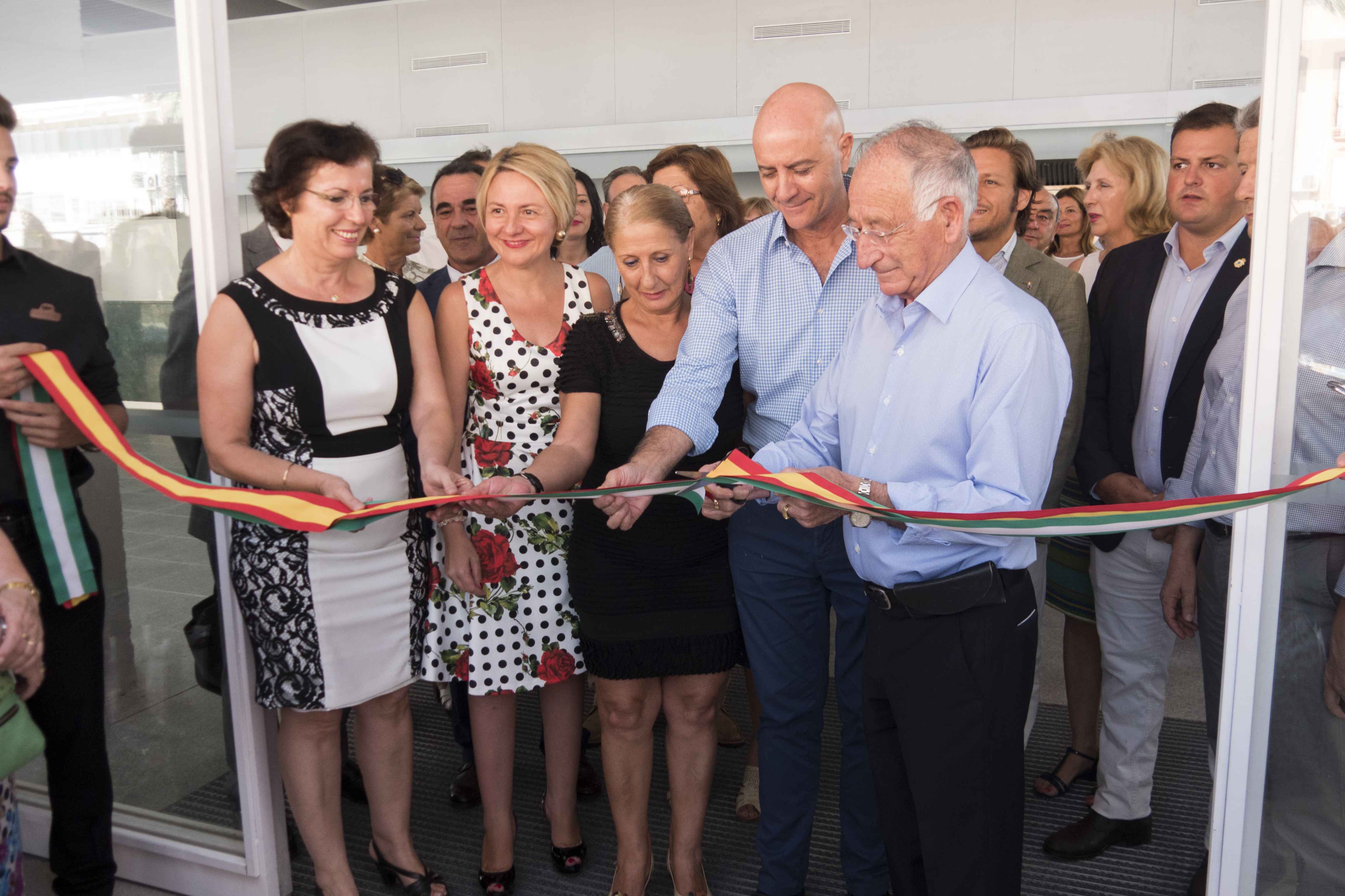 Inaugurado el Mercado de Abastos de Roquetas