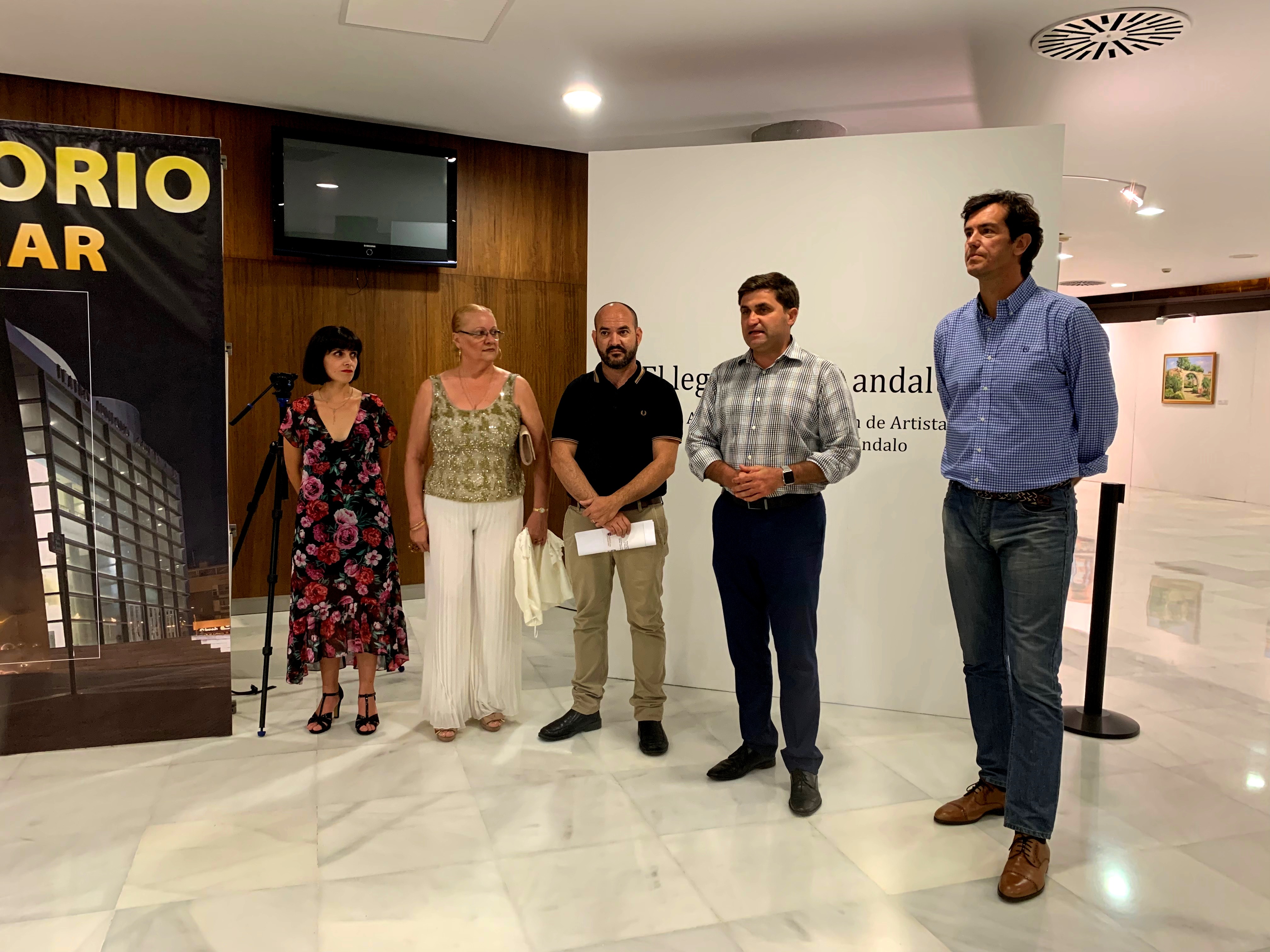 La Alcazaba, La Alhambra y las calles con más solera de Almería decoran el Teatro Auditorio